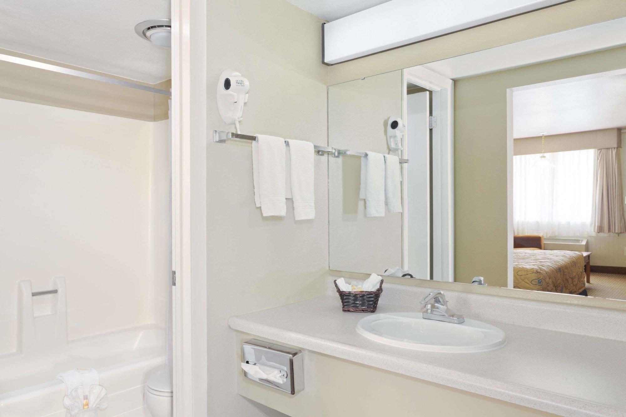 Days Inn By Wyndham Provo Esterno foto