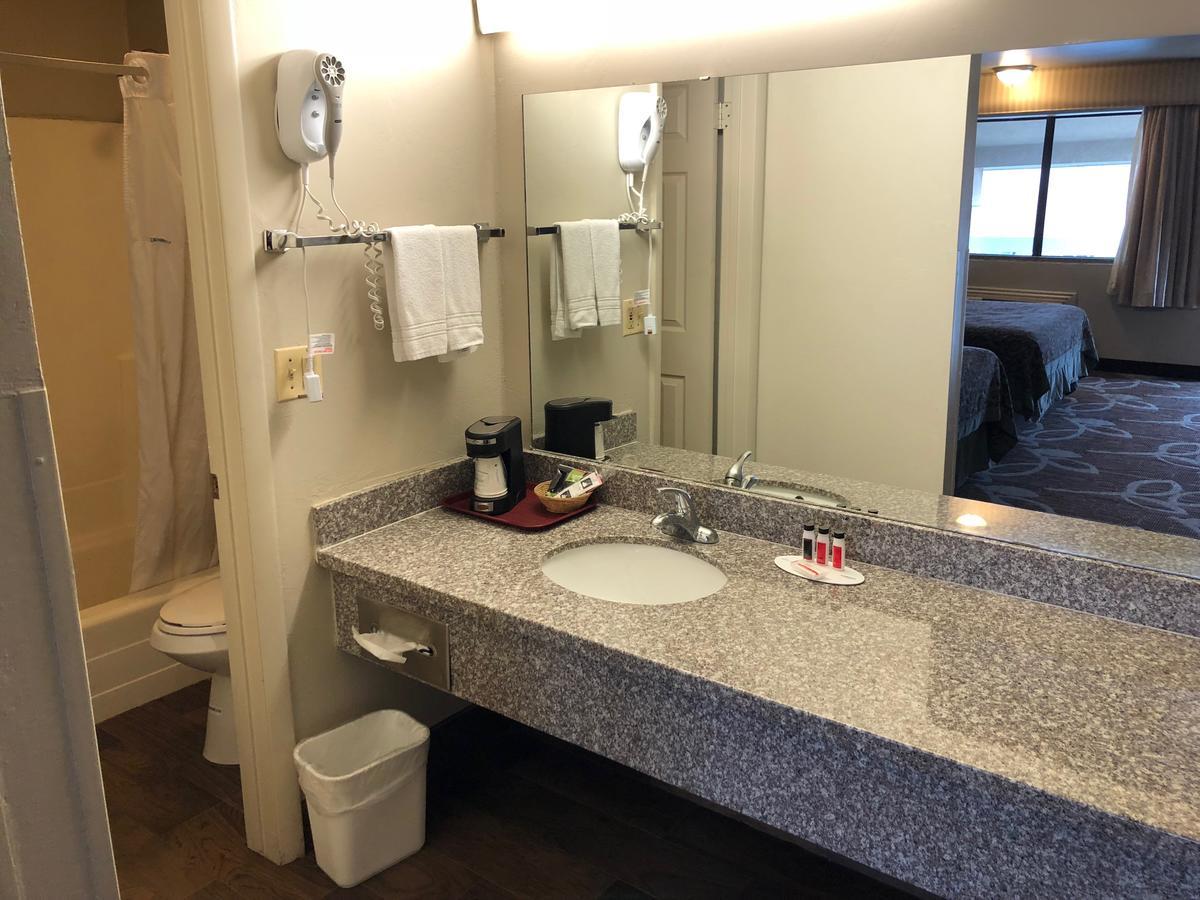 Days Inn By Wyndham Provo Esterno foto