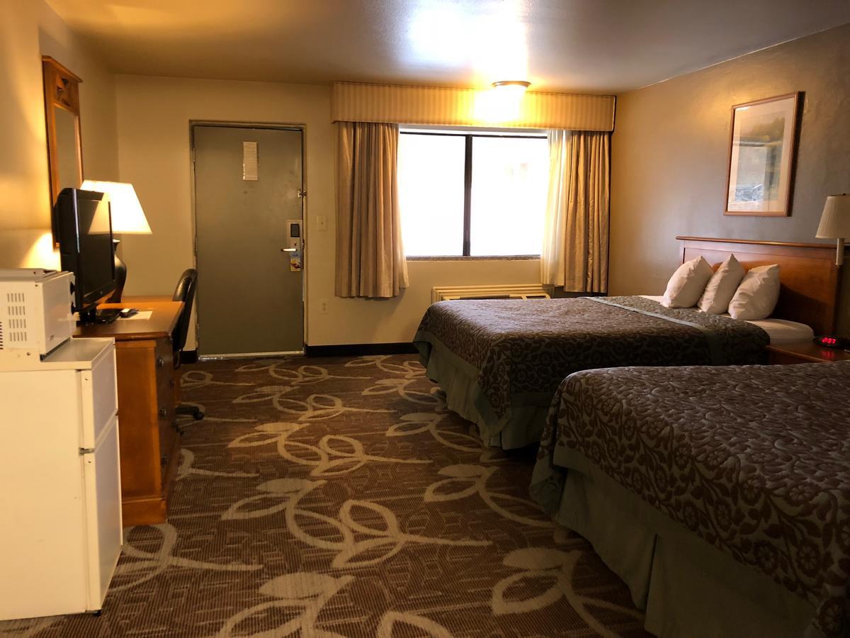 Days Inn By Wyndham Provo Esterno foto